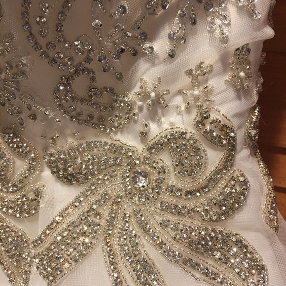 Gorgeous rhinestone beaded tulle wedding dress - Picture 4 of 8